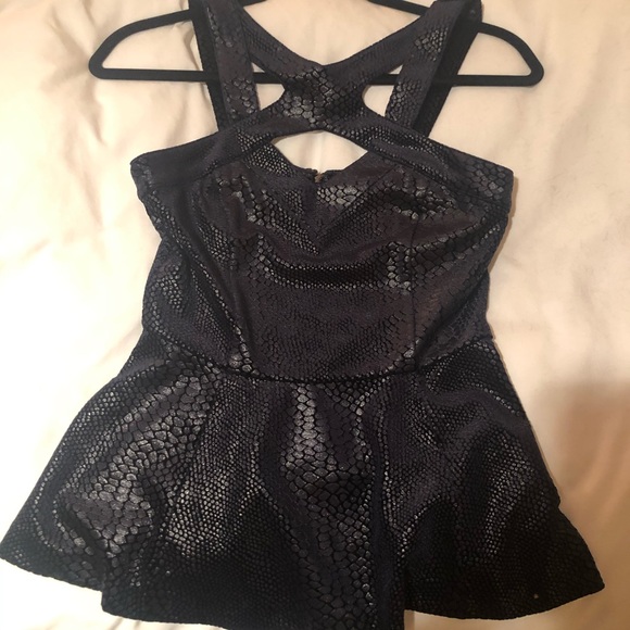 Blue peplum top 💕 - Picture 1 of 5